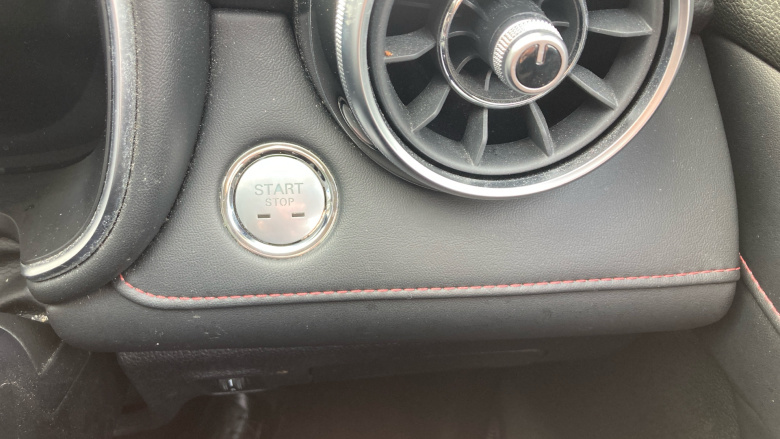 MG Hs 1.5 T-GDI Exclusive 5dr DCT Petrol Hatchback